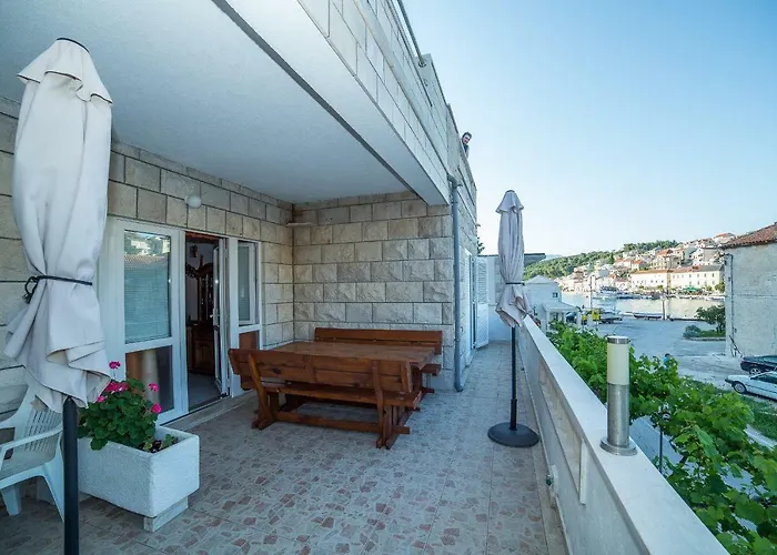 Ina * Povlja (Brac)